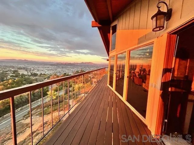 4742 Mount Helix Drive