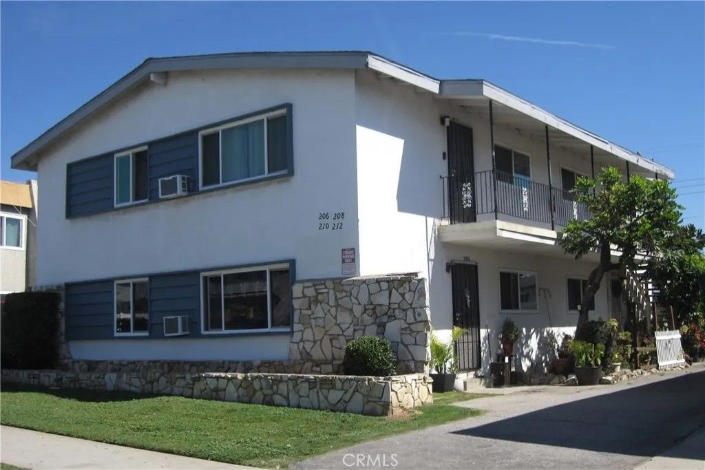 Photo of 206 N Grandview Ave, Covina, CA 91723 (MLS # CV26056663)