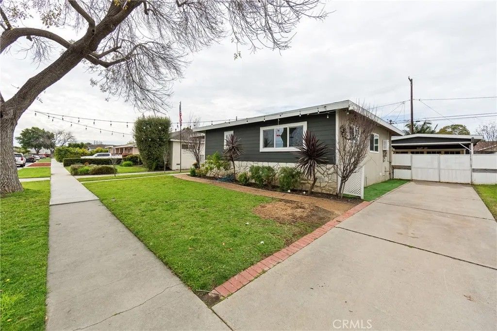 Photo of 2335 Carfax Avenue, Long Beach, CA 90815 (MLS # RS26039711)