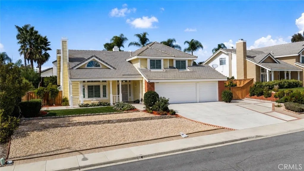 Photo of 43763 Butternut DR, Temecula, CA 92592 (MLS # IV26228800)