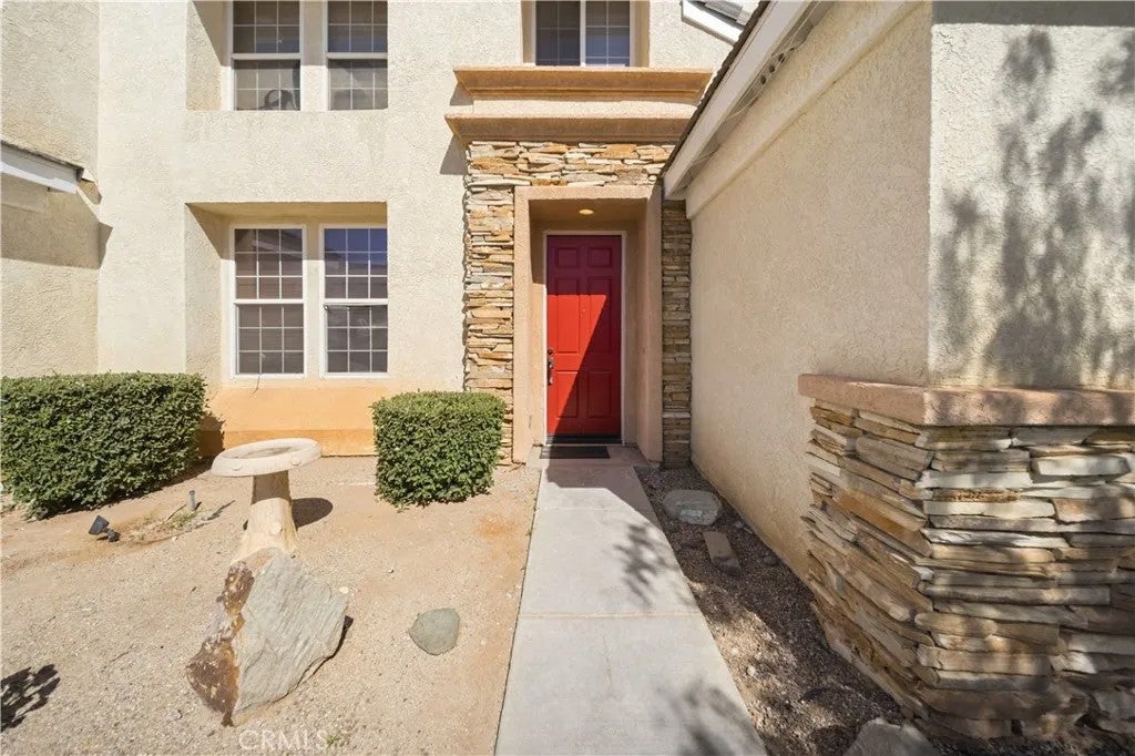 40949 Knoll Drive
