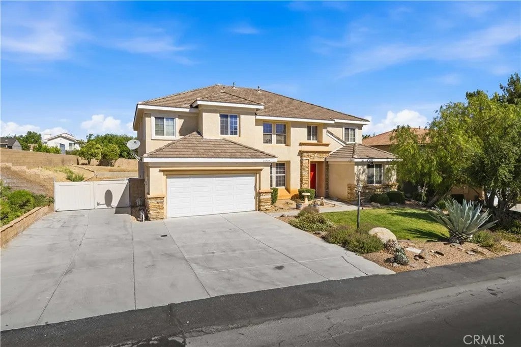40949 Knoll Drive