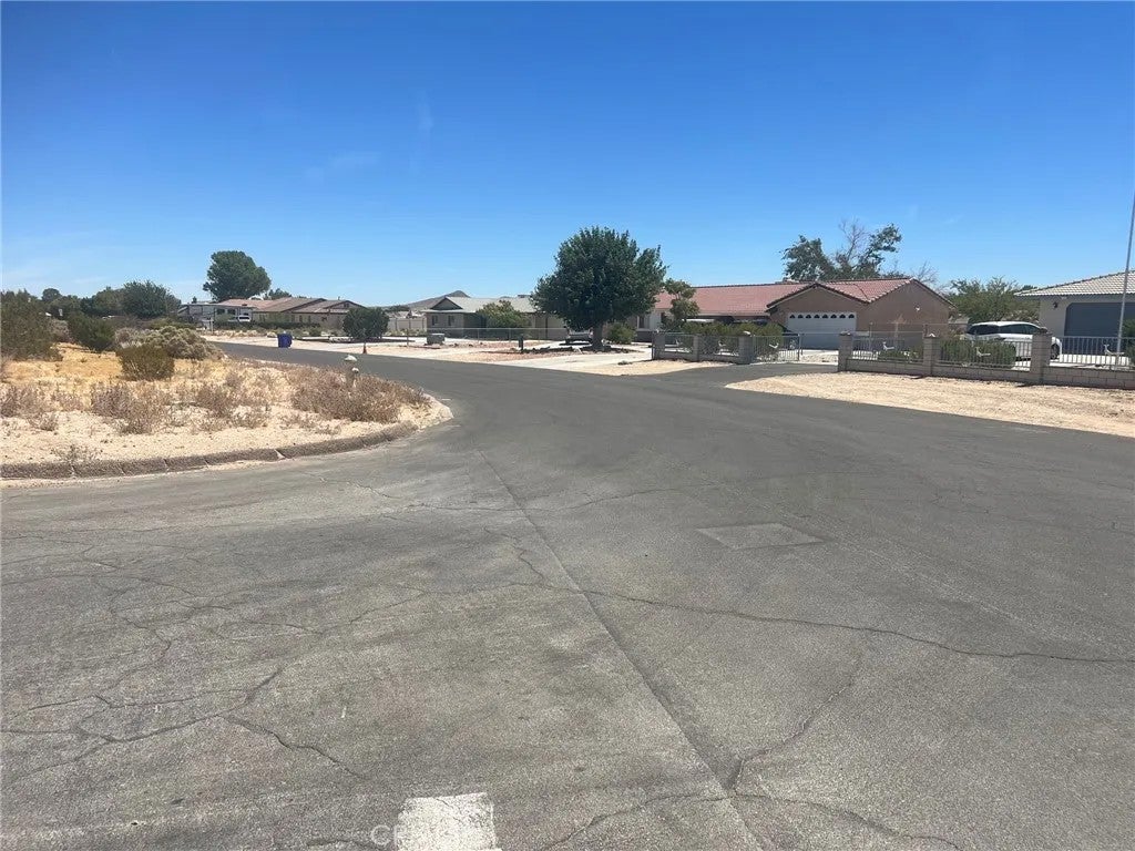 Photo of 13741 Branding Iron Dr, Helendale, CA 92342 (MLS # HD26182688)