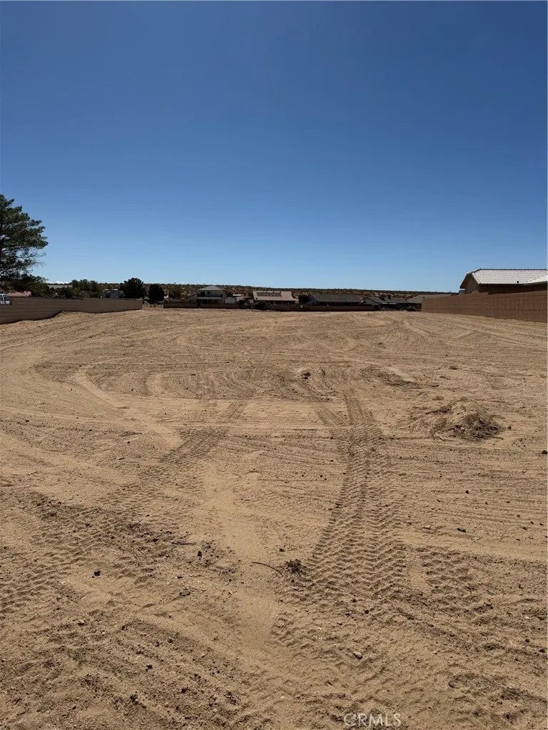 Photo of 13741 Branding Iron Dr, Helendale, CA 92342 (MLS # HD26182688)
