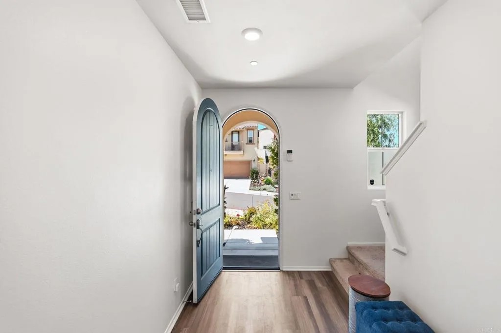 887 Brookdale Drive