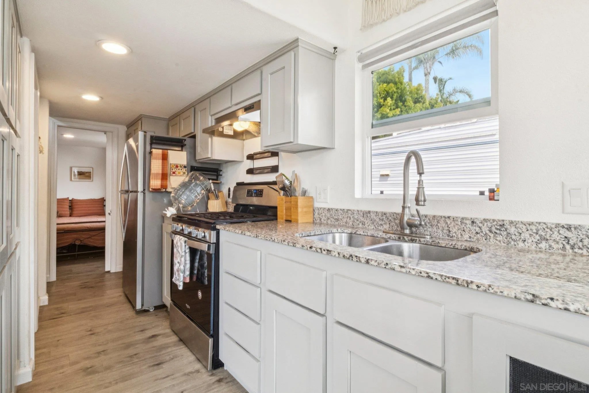 1549 N Vulcan SPC 82