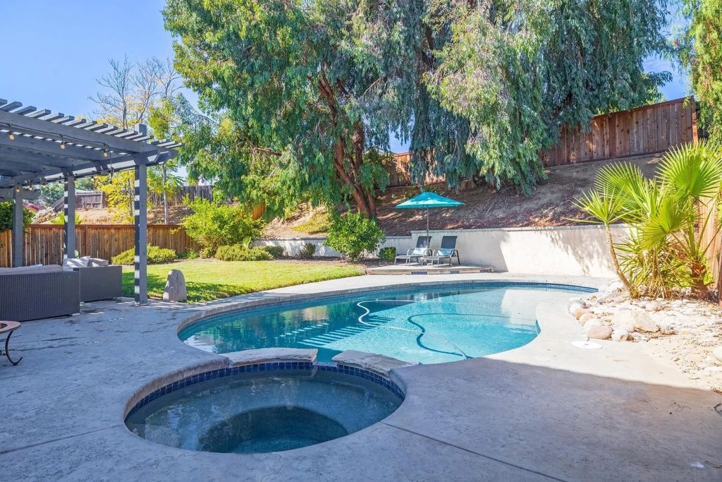 Photo of 39821 Wild fFlower Dr, Murrieta, CA 92563 (MLS # 260007227)