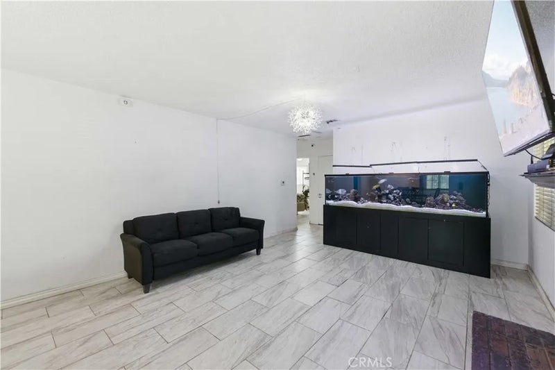 1104 W W Avenue J10