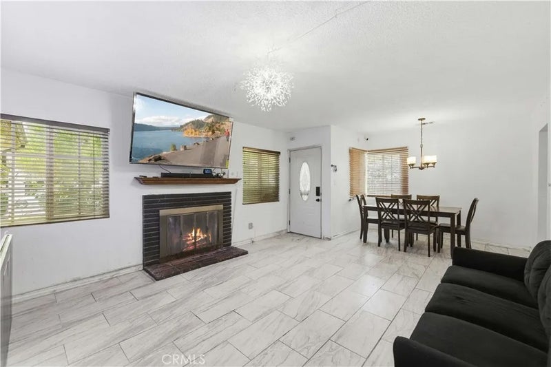 1104 W W Avenue J10