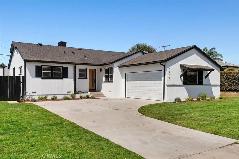 20701 Schoolcraft