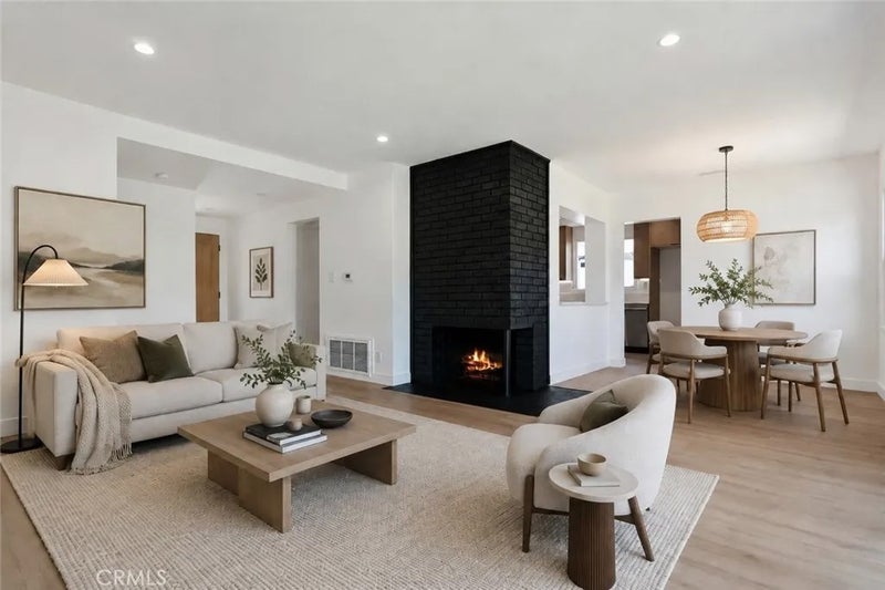 20701 Schoolcraft