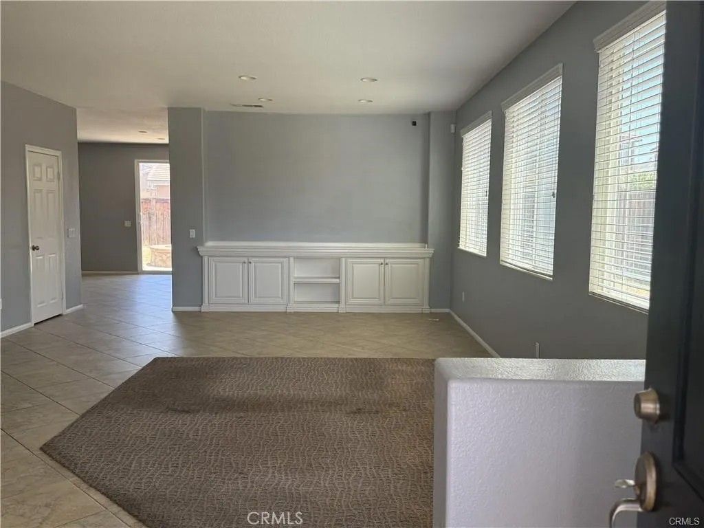 Photo of 396 Suncup Cir, Hemet, CA 92543 (MLS # WS26061926)