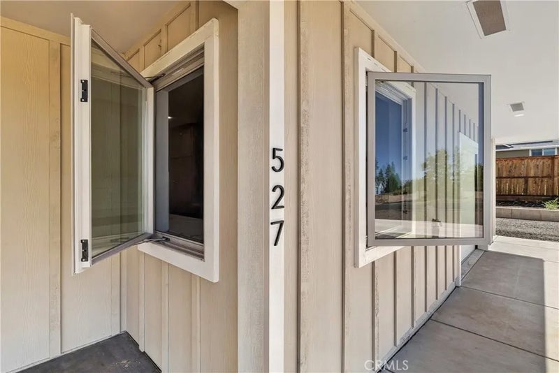 527 Crestwood
