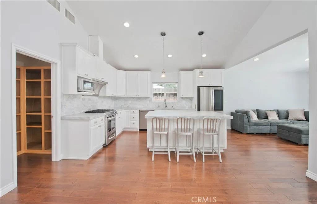 Photo of 17343 Martha Street, Encino, CA 91316 (MLS # SR26177214)