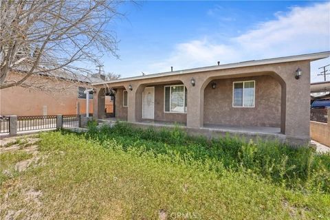Photo of 1120 W Buena Vista, Barstow, CA 92311 (MLS # PW26053967)