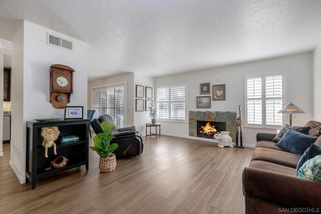 Photo of 1122 Via Loma Vista, El Cajon, CA 92019 (MLS # 250043669)