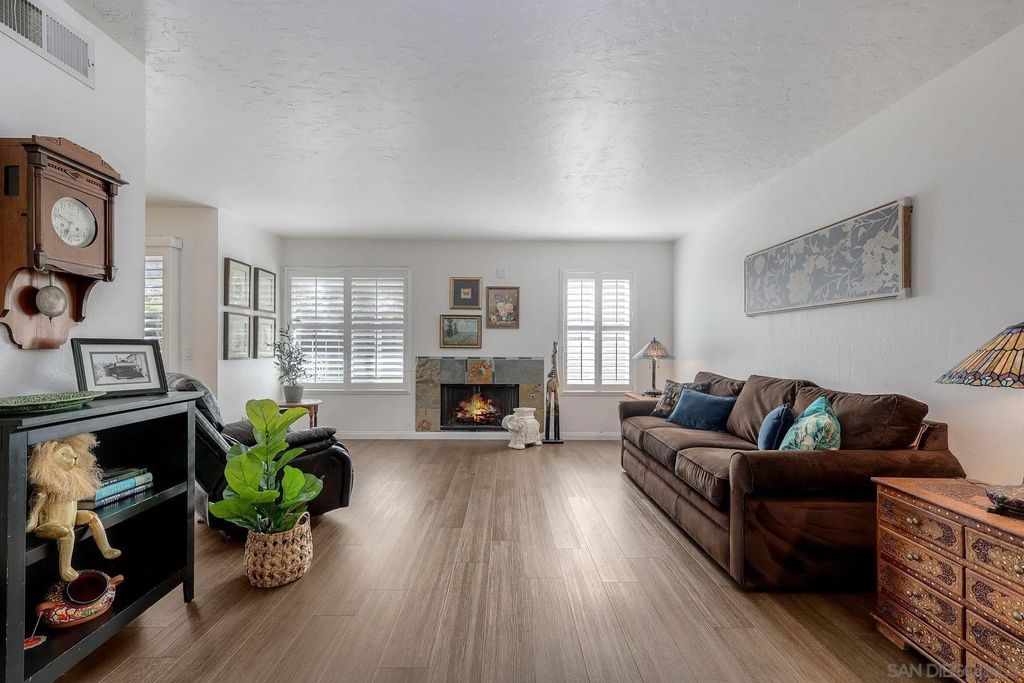 Photo of 1122 Via Loma Vista, El Cajon, CA 92019 (MLS # 250043669)