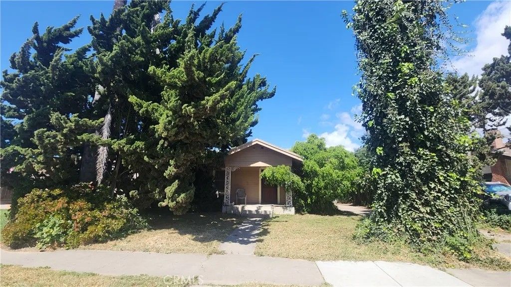 Photo of 819 E Boone St, Santa Maria, CA 93454 (MLS # SC26073232)