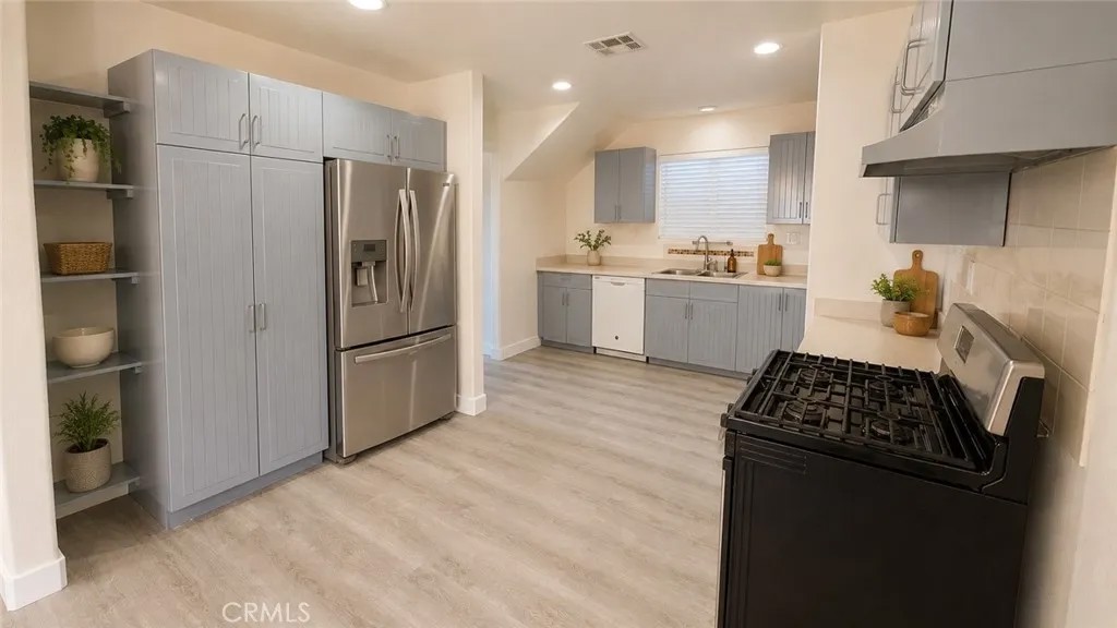 905 W Sumner