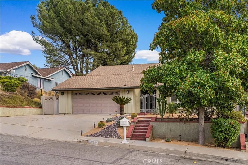 2923 Michelle Lane