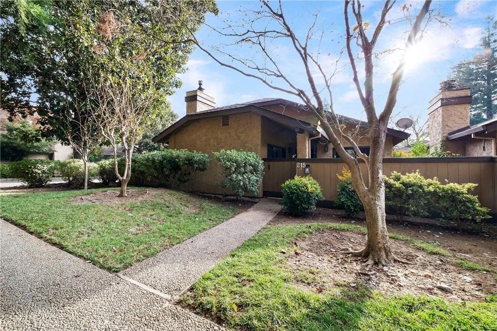 Photo of 512 Wilshire Ct Court, Chico, CA 95973 (MLS # SN26018137)