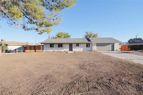 Photo of 11385 Chimayo Road, Apple Valley, CA 92308 (MLS # HD25275089)