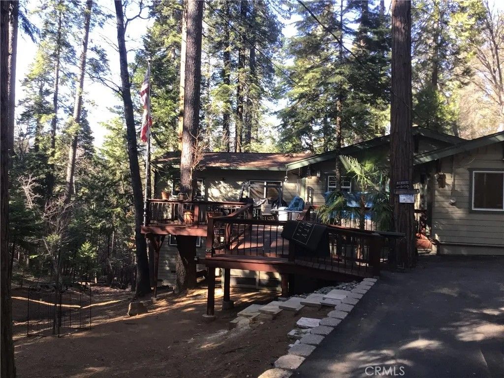 Photo of 23184 Mark Twain Dr, Twain Harte, CA 95383 (MLS # PW25279942)