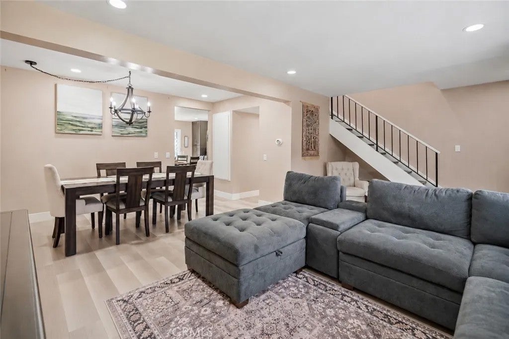 739 Knollwood Lane