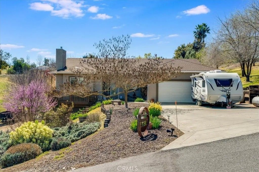 Photo of 5130 Stagg Hill Place, Paso Robles, CA 93446 (MLS # NS26105169)