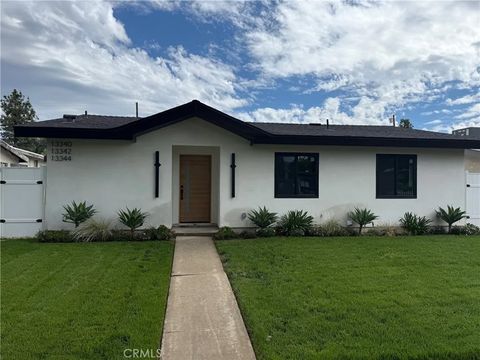 Photo of 13342 Hubbard Street, Sylmar, CA 91342 (MLS # SR25248019) Photo of 13342 Hubbard Street, Sylmar, CA 91342 (MLS # SR25248019)
