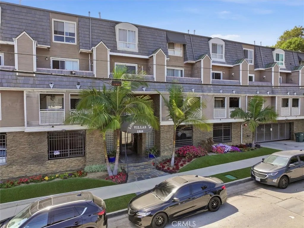 1355 Loma Avenue 310