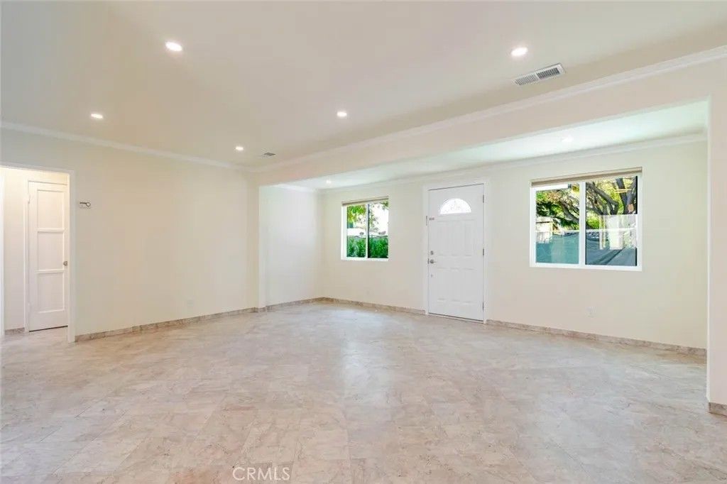 Photo of 11937 Burton Street, North Hollywood, CA 91605 (MLS # GD25281532)