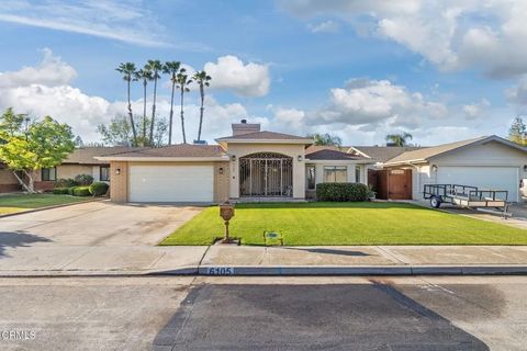 Photo of 6105 Diamond Oaks Avenue, Bakersfield, CA 93306 (MLS # V1-35174)