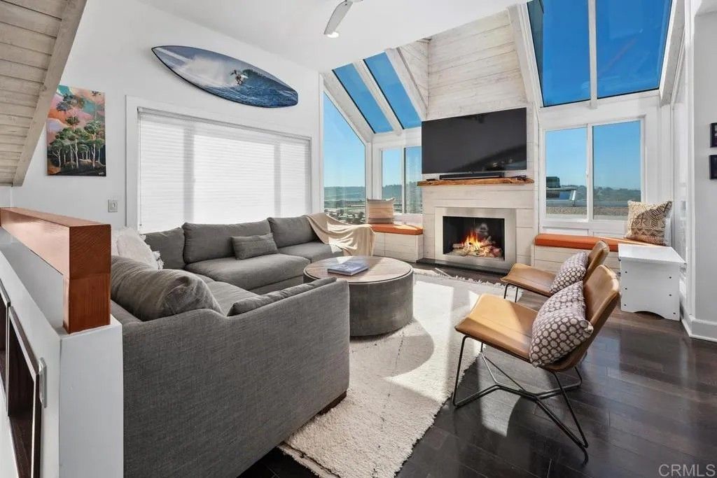 Photo of 328 Shomaker Ct, Solana Beach, CA 92075 (MLS # NDP2502728)