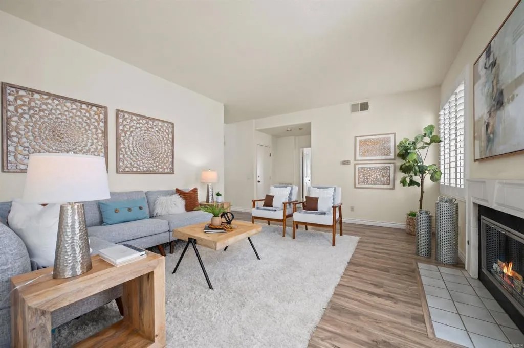 1137 Avenida Sobrina