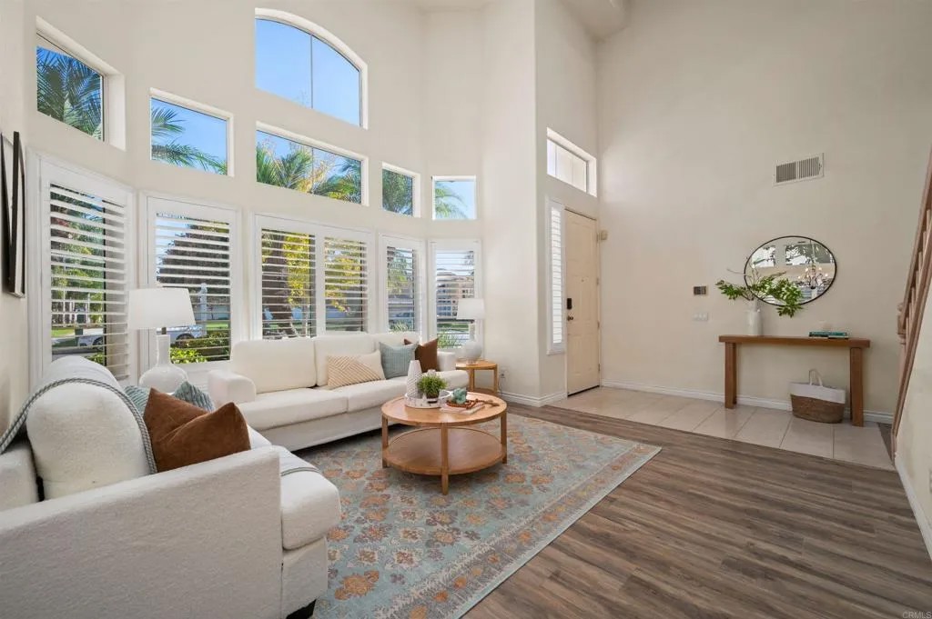 1137 Avenida Sobrina