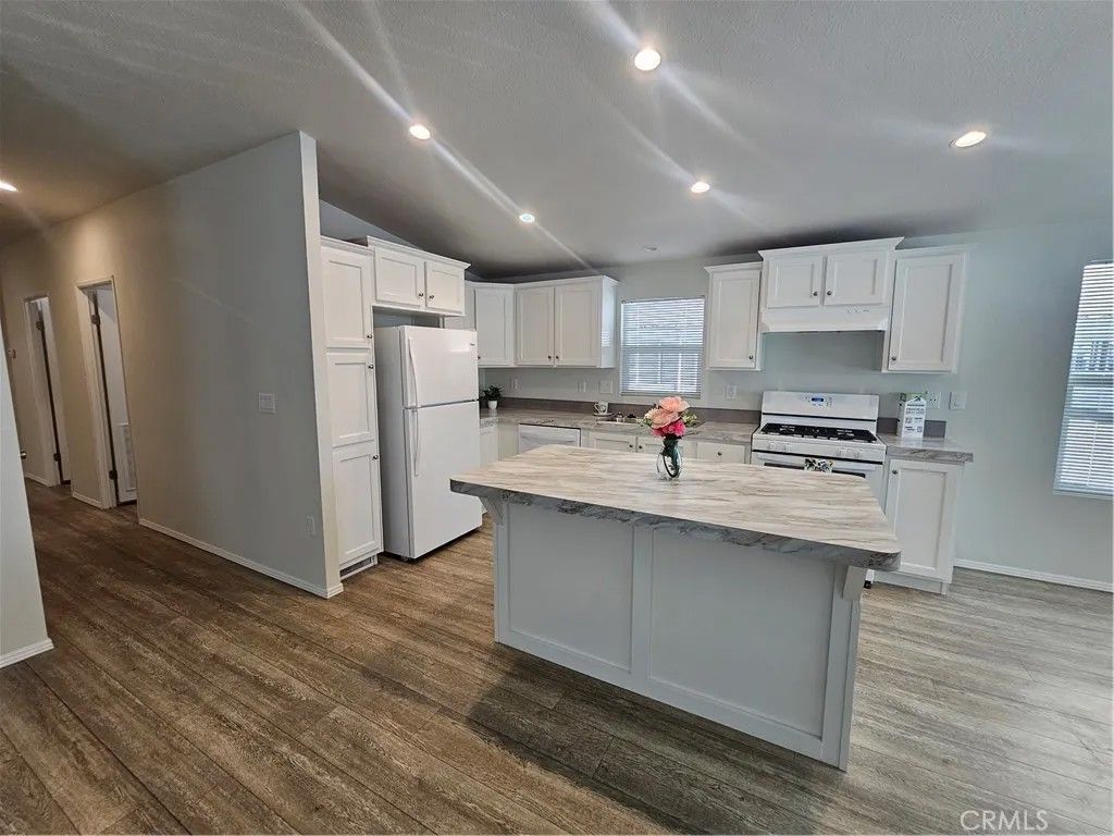 Photo of 999 S Santa Fe Ave #66, San Jacinto, CA 92583 (MLS # IG26061185)