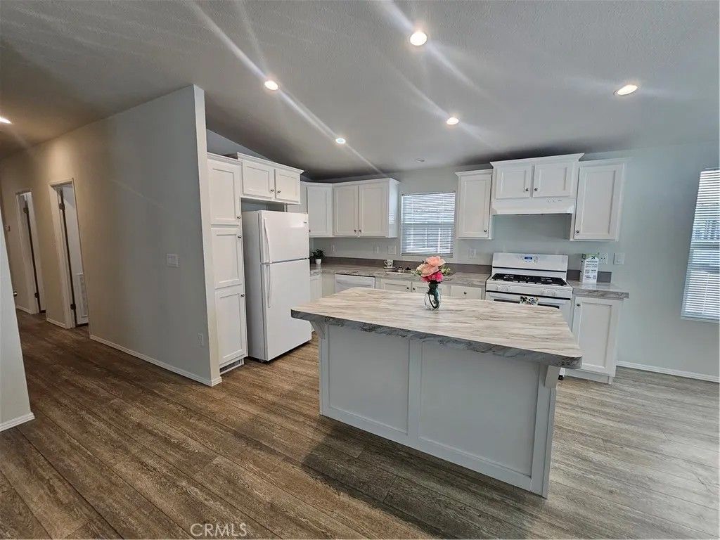 Photo of 999 S Santa Fe Ave #66, San Jacinto, CA 92583 (MLS # IG26061185)