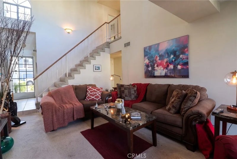 126 N Glendora