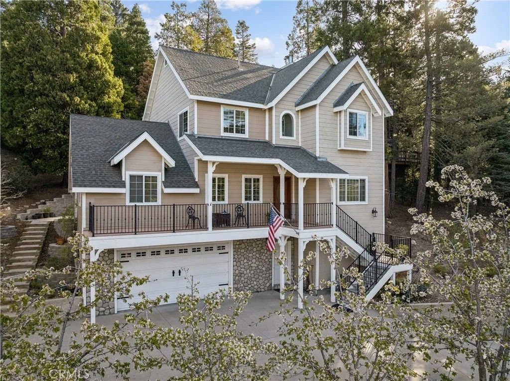 Photo of 197 Massive Road, Lake Arrowhead, CA 92317 (MLS # IG26067149)