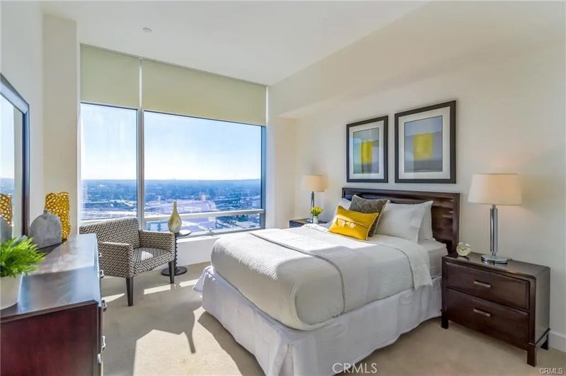 900 W Olympic Boulevard 36B