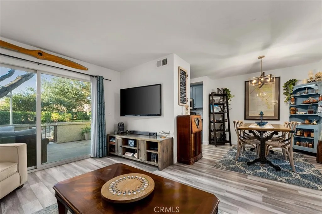 875 Endicott