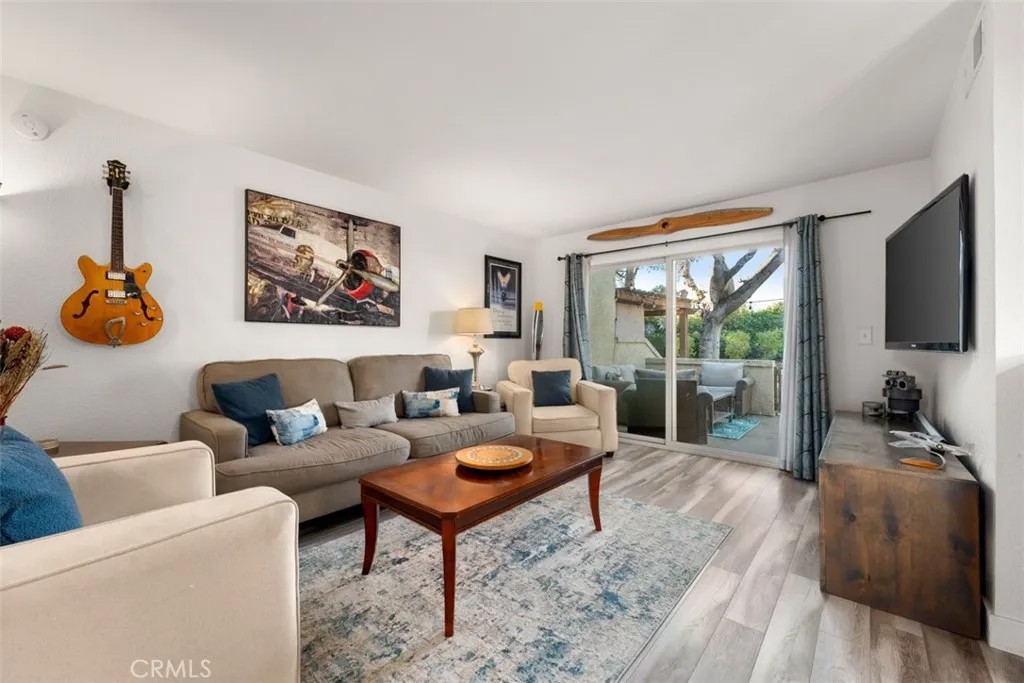 875 Endicott