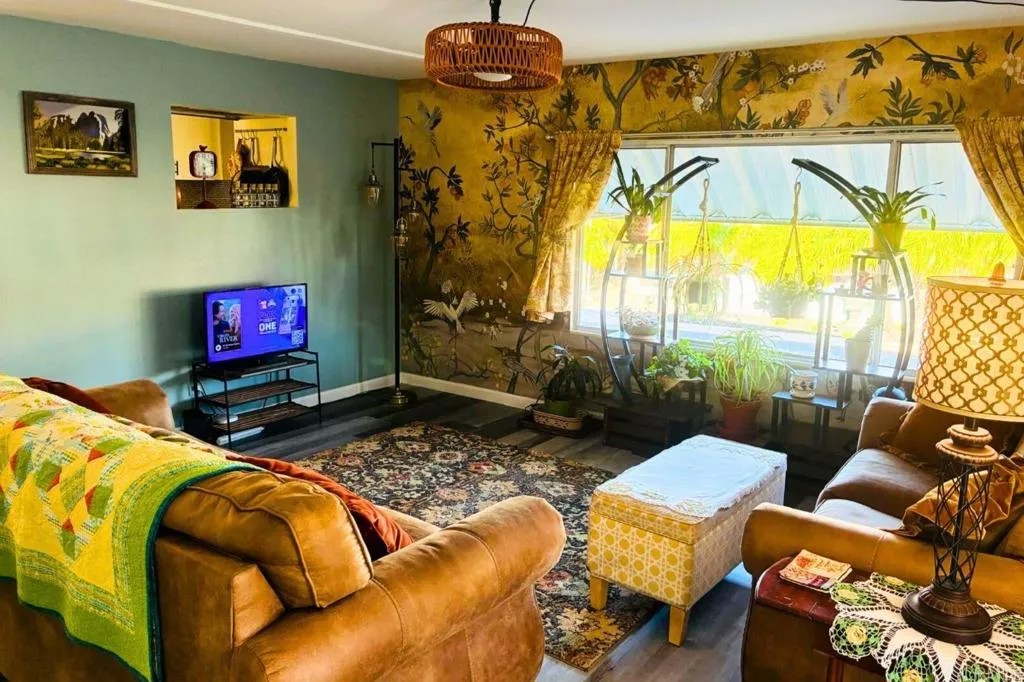 8301 Mission Gorge 189