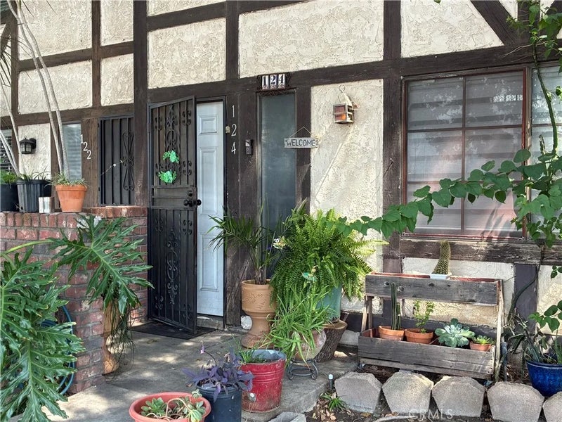 124 E Merrill