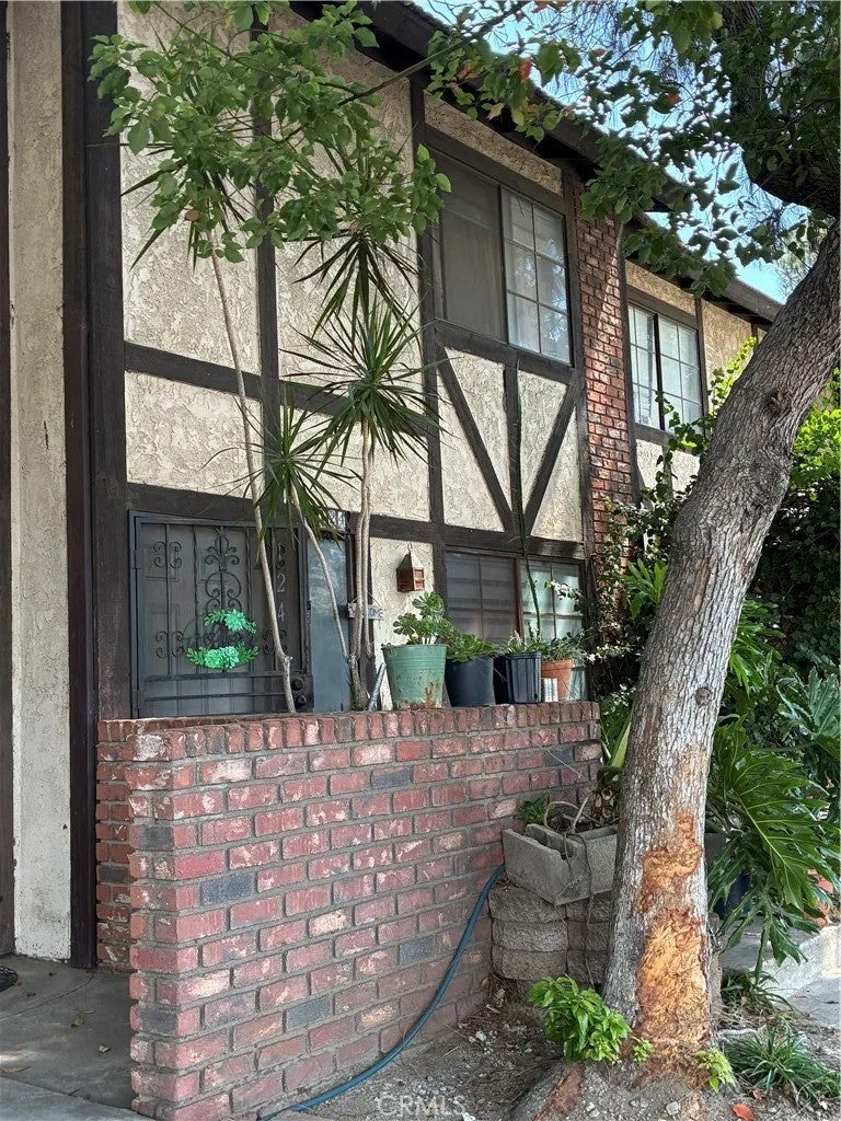 124 E Merrill