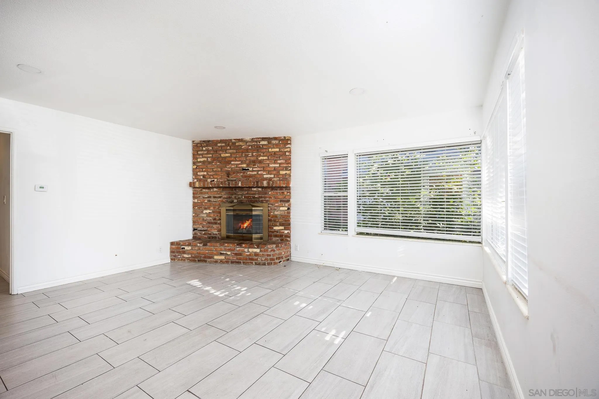1006 Avocado Ave