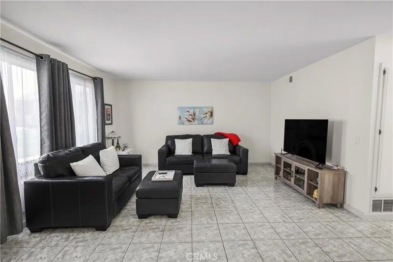 1401 W Cerritos 64