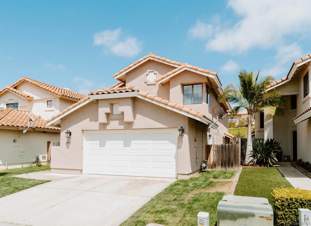 Photo of 645 Paseo Rio, Vista, CA 92081 (MLS # 260013537)