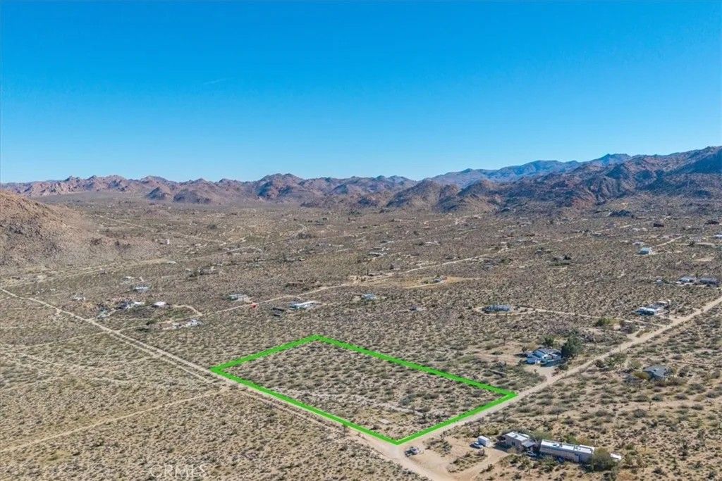 Photo of 61851 Skyline Dr, Joshua Tree, CA 92252 (MLS # JT26021325)